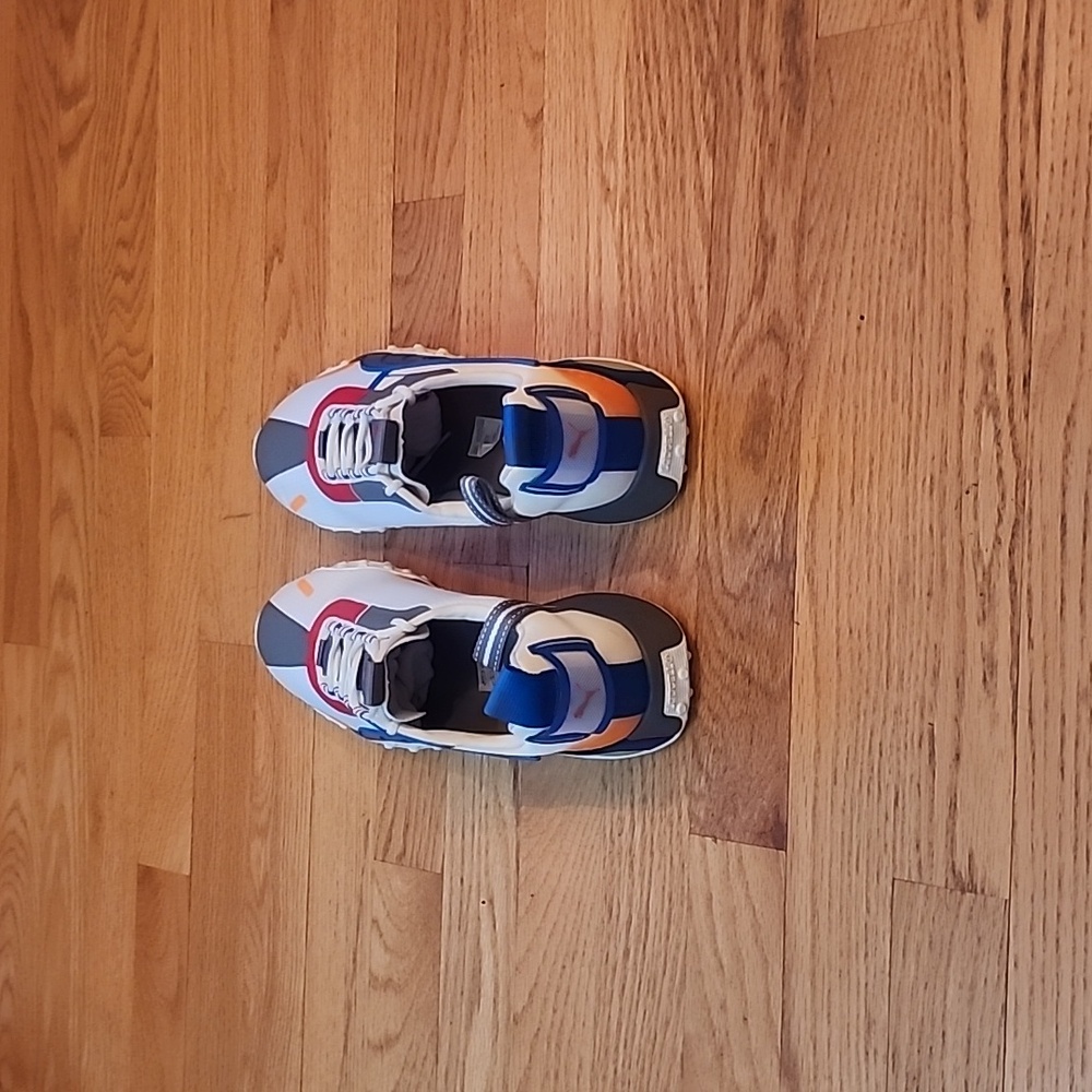 Puma Shoes - Picture 4 of 5